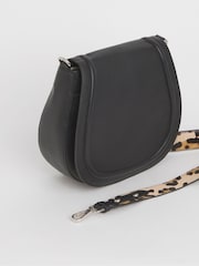 JD Williams Black Modern Leather Saddle Bag - Image 4 of 4
