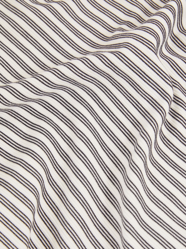 Reiss White/Navy June Heavyweight Striped T-Shirt - Image 6 of 6