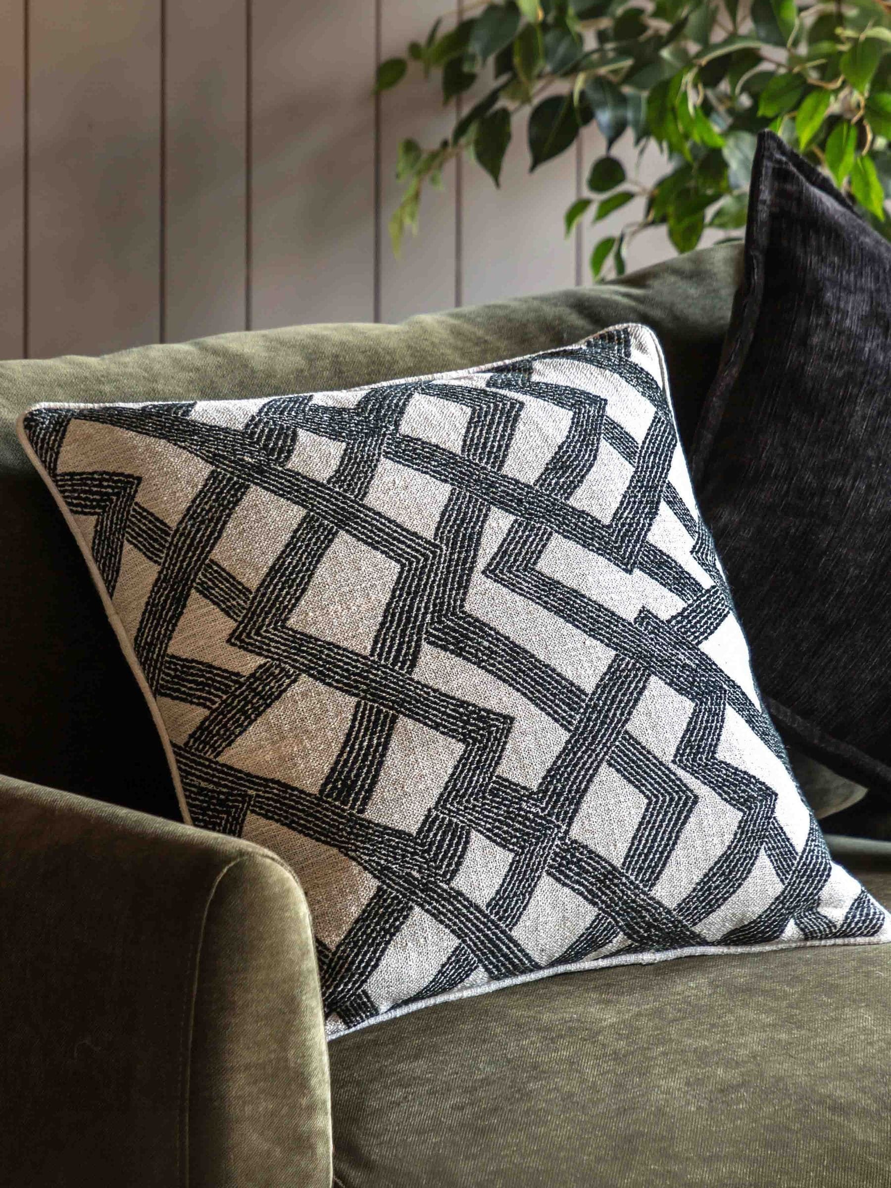 Gallery Home Unisex Grey Celestia Jacquard Cushion