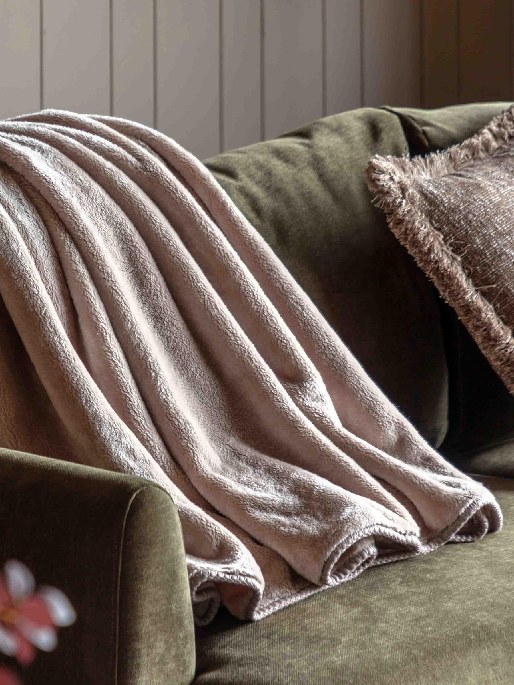 Gallery Home Unisex Cream Toastie Fleece Throw