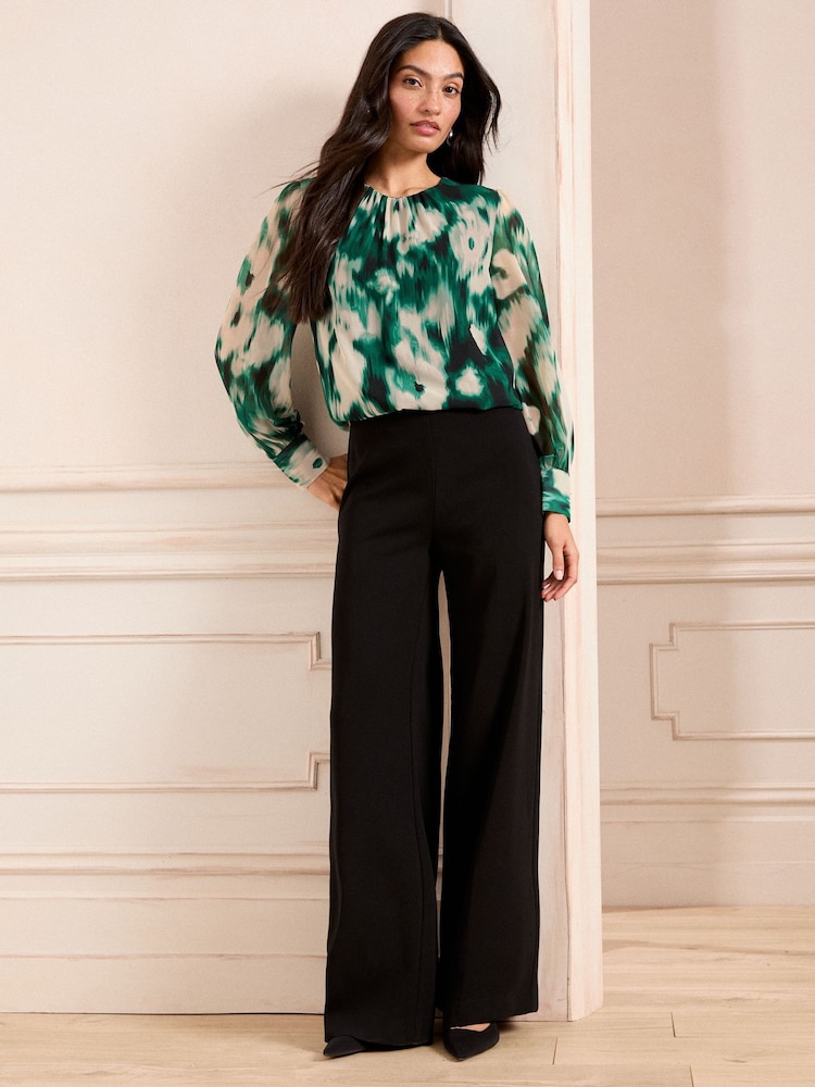 Love & Roses Green Animal Print Printed Crew Neck Blouse - Image 3 of 4