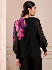 Love & Roses Bluse mit Rundhalsausschnitt und Print - Bild 4 von 4