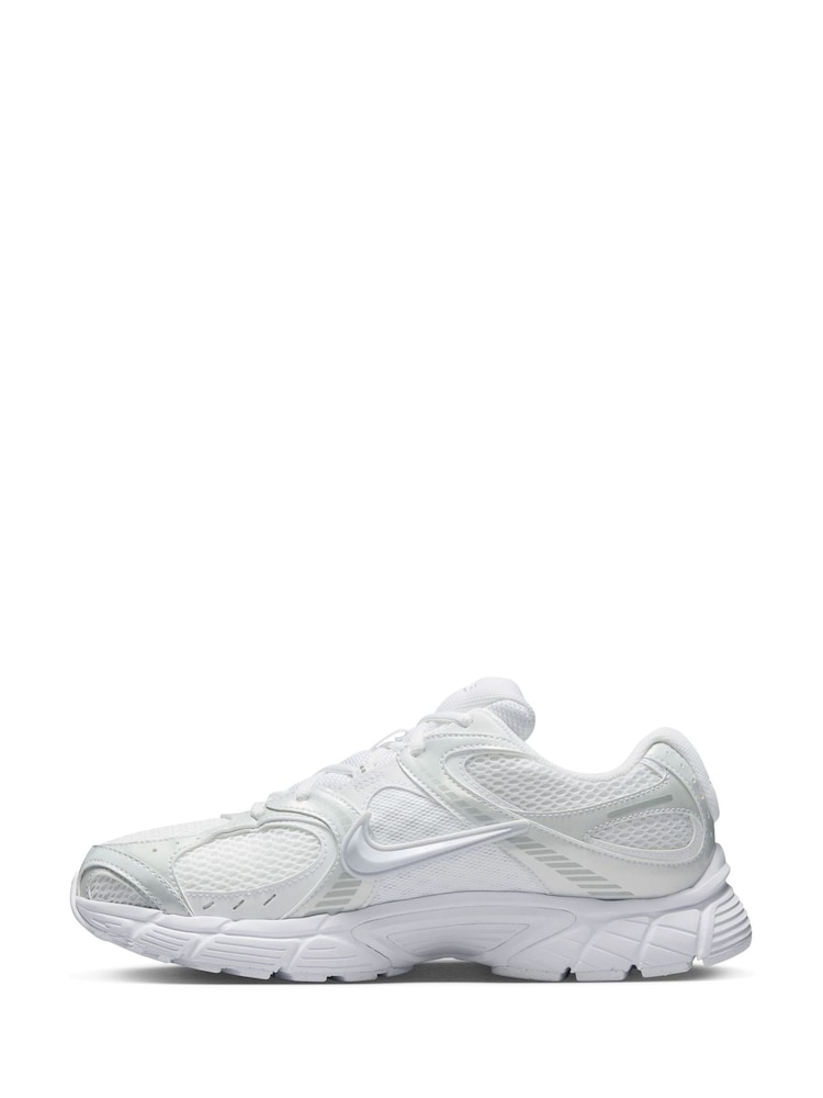 Nike White V5 Runner Trainers - Image 2 of 9