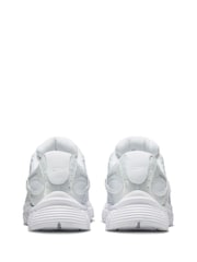 Nike White V5 Runner Trainers - Image 4 of 9