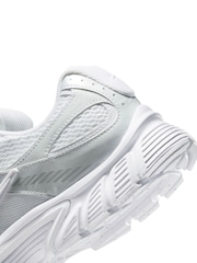 Nike White V5 Runner Trainers - Image 7 of 9