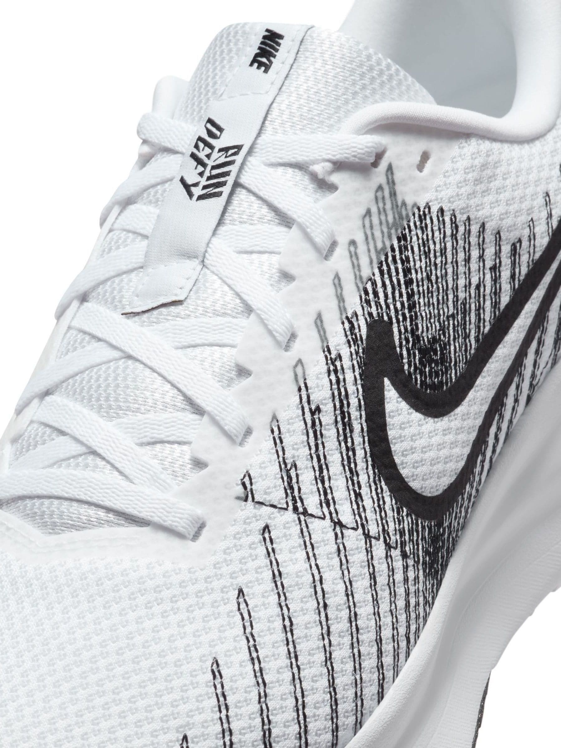 Buy Білий/Сірий - Кросівки для бігу Nike Run Defy Roads з сайту