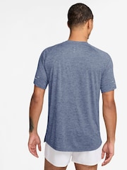 World Indigo Blue - Nike Dri-FIT Stride Running T-Shirt - Imagen 2 de 3