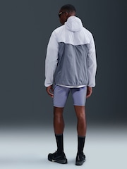 Fantasma en azul - Nike Dri-FIT Stride Woven Running Jacket - Imagen 2 de 6