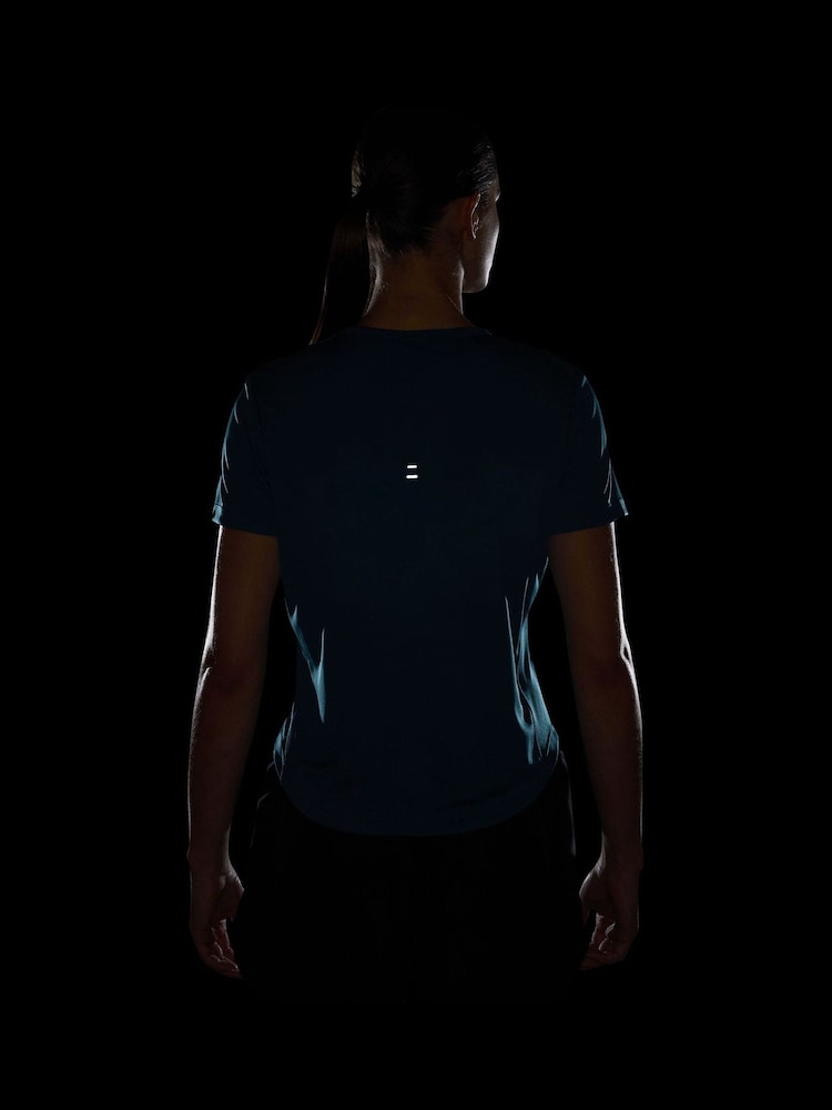 Nike Green Tempo Swoosh Dri-FIT Short Sleeve Running Top - Image 9 of 9 Nike Green Tempo Swoosh Dri-FIT Short Sleeve Running Top - Image 9 of 9