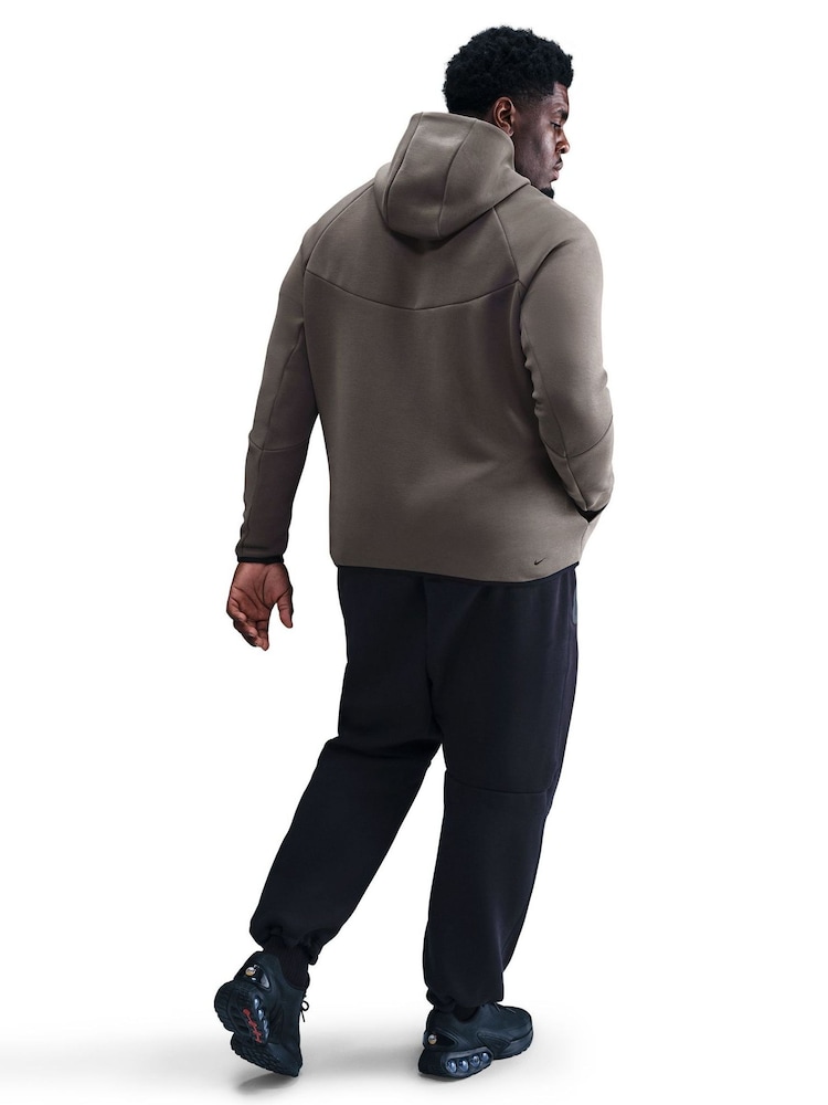 رمادي صخري - Nike Tech Fleece Full-Zip Windrunner Hoodie - Image 8 of 8