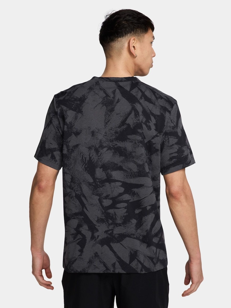 Tekaška majica s kratkimi rokavi in potiskom Nike Dri-FIT Hyverse - Slika 2 iz 3