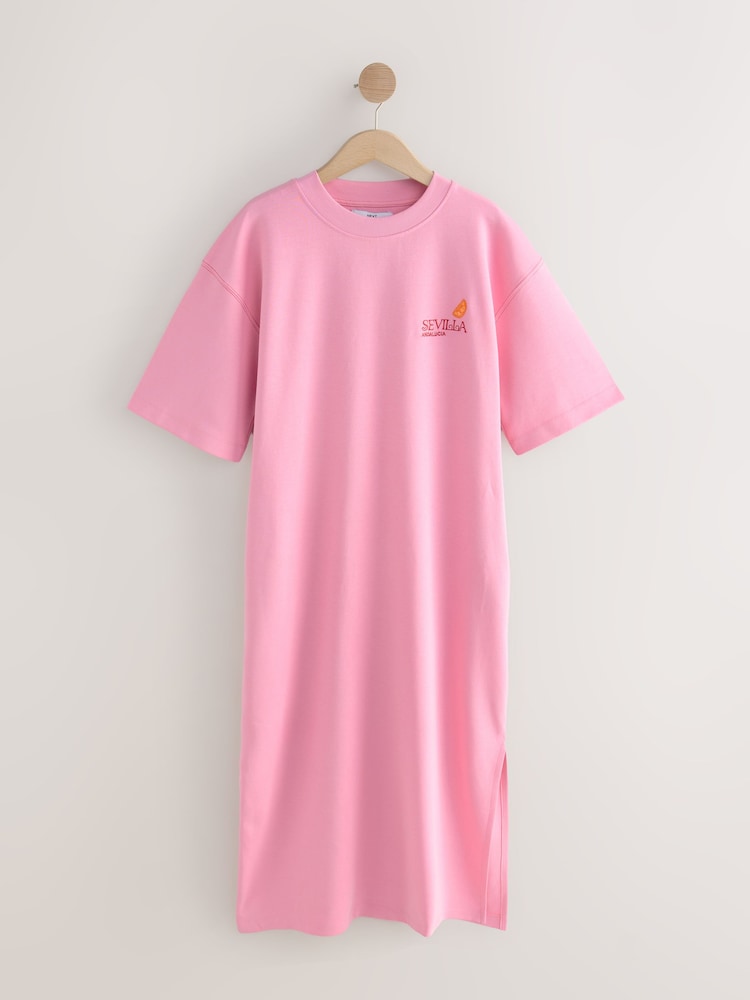Pink City Fruit Graphic - שמלת מידי מטריקו עם שרוולים קצרים, צווארון עגול, והדפס בגב - Image 6 of 9