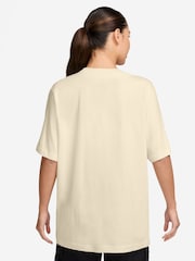 Nike White Sportswear Short Sleeve T-Shirt - Image 2 of 3