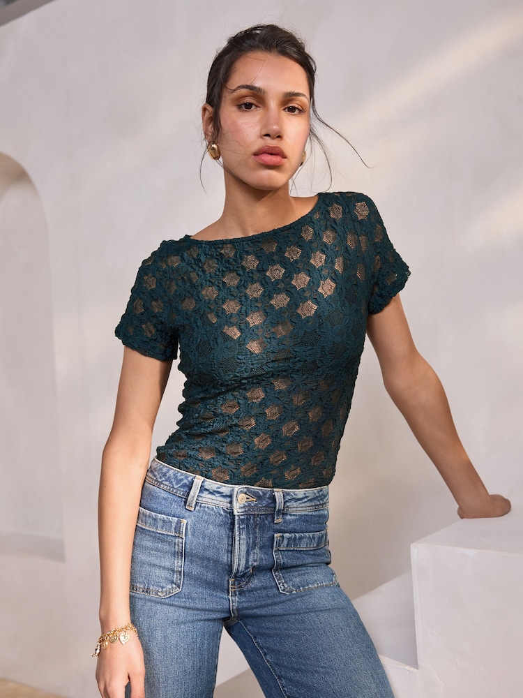Mornarica - Floral Lace Short Sleeve T-Shirt - Slika 1 iz 7 Mornarica - Floral Lace Short Sleeve T-Shirt - Slika 1 iz 7