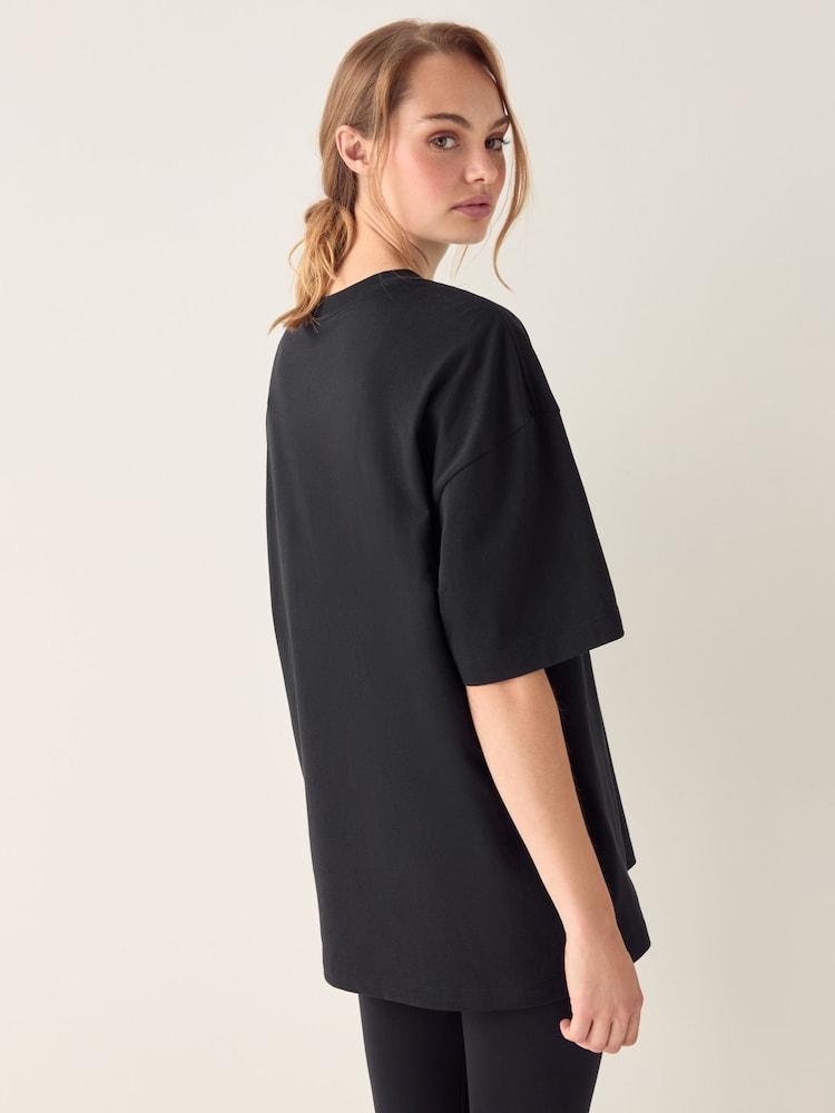 Nike Black Sportswear Oversized Graphic T-Shirt - Image 2 of 4