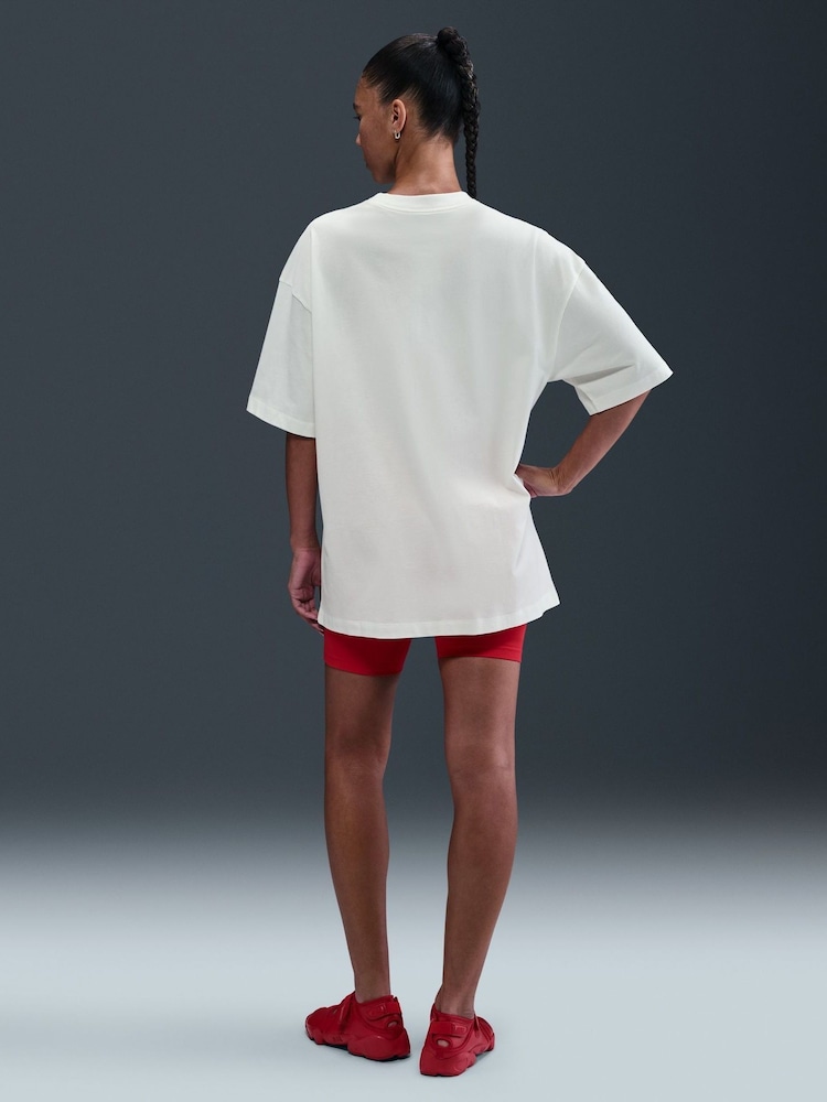 Nike White Sportswear Oversized Graphic T-Shirt - Image 2 of 6