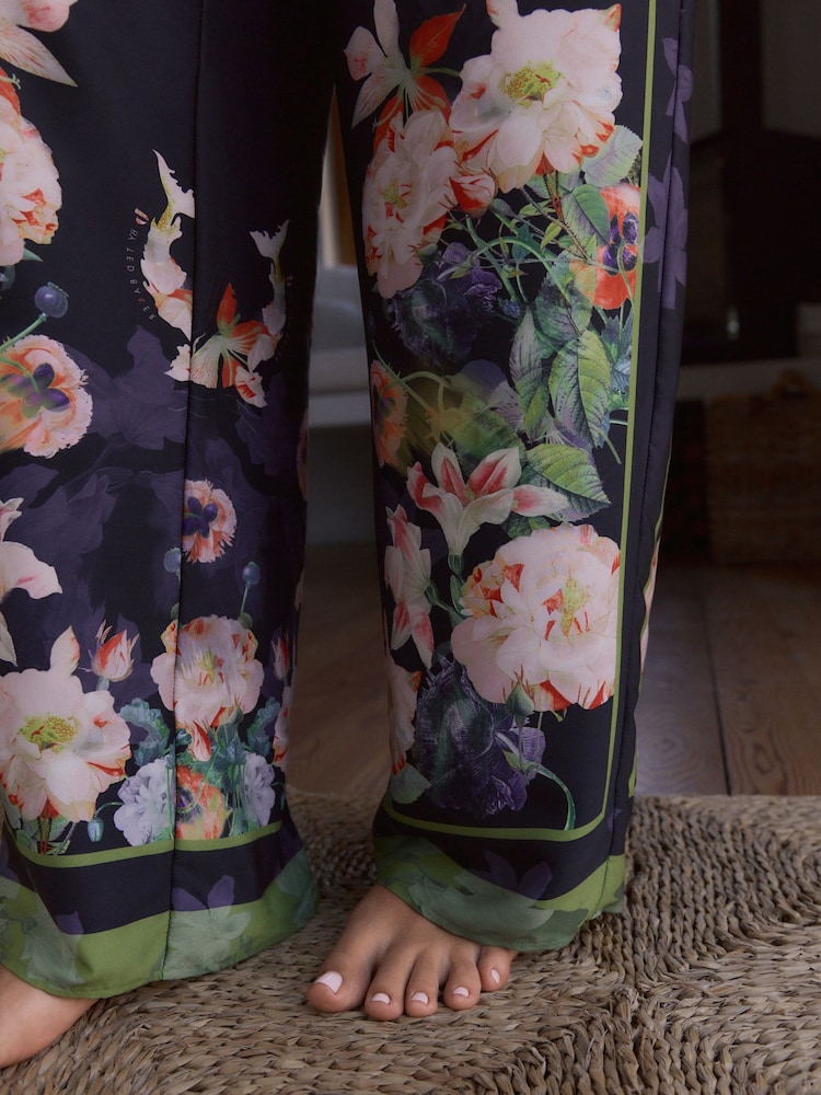 أسود - بتصميم مورد Koi - B by Ted Baker Pink Red Floral Satin Button Through Pyjamas - Image 7 of 7