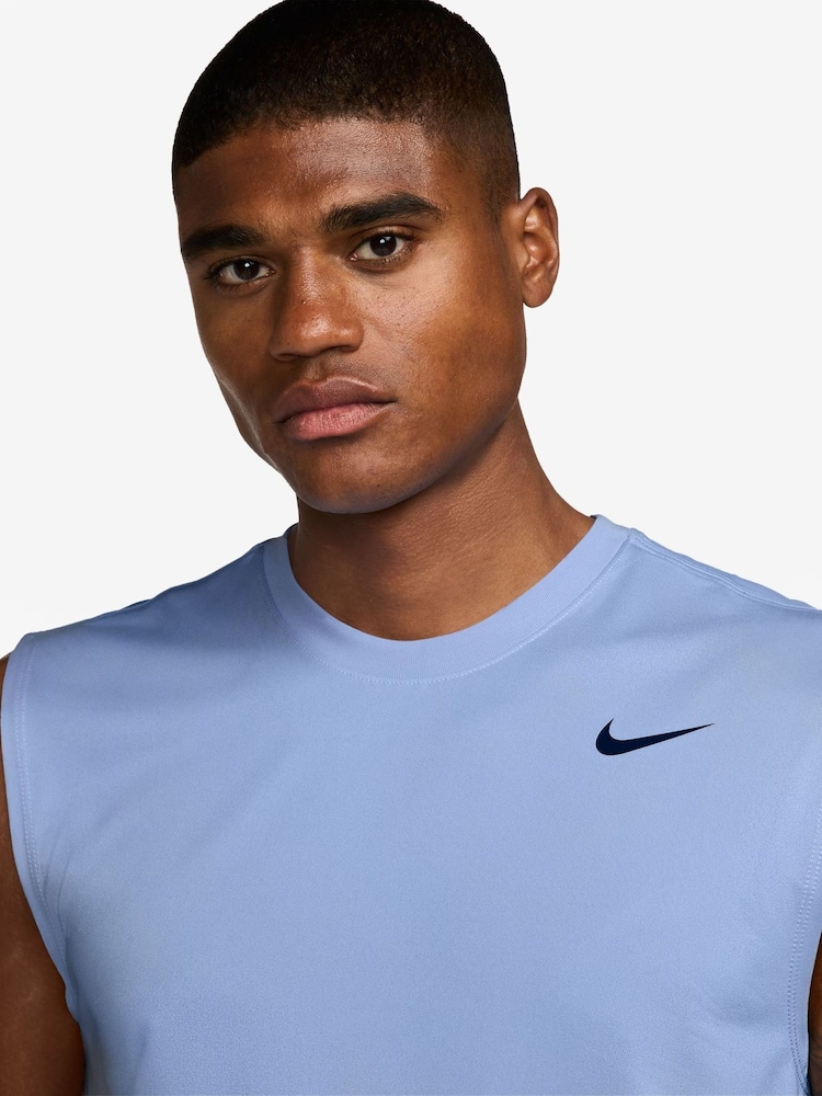 Majica brez rokavov Nike Dri-FIT Legend Training - Slika 3 iz 3