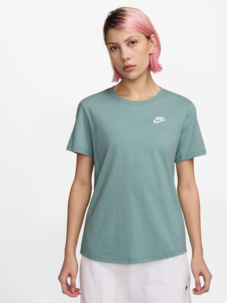 Nike Cannon Blue Sportswear Club Essentials T-Shirt - Image 1 of 3
