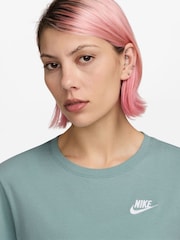 Nike Cannon Blue Sportswear Club Essentials T-Shirt - Image 3 of 3