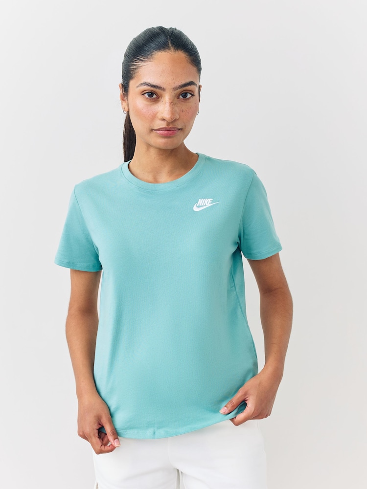 Nike Cannon Blue Sportswear Club Essentials T-Shirt - Image 4 of 4 Nike Cannon Blue Sportswear Club Essentials T-Shirt - Image 4 of 4