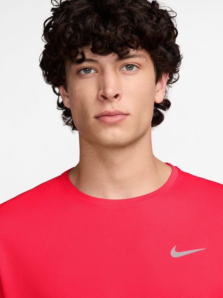 Rojo - Camiseta para correr Dri-FIT Miler de Nike - Imagen 3 de 3