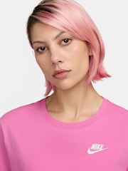 Nike Red Sportswear Club Essentials T-Shirt - Image 3 of 3