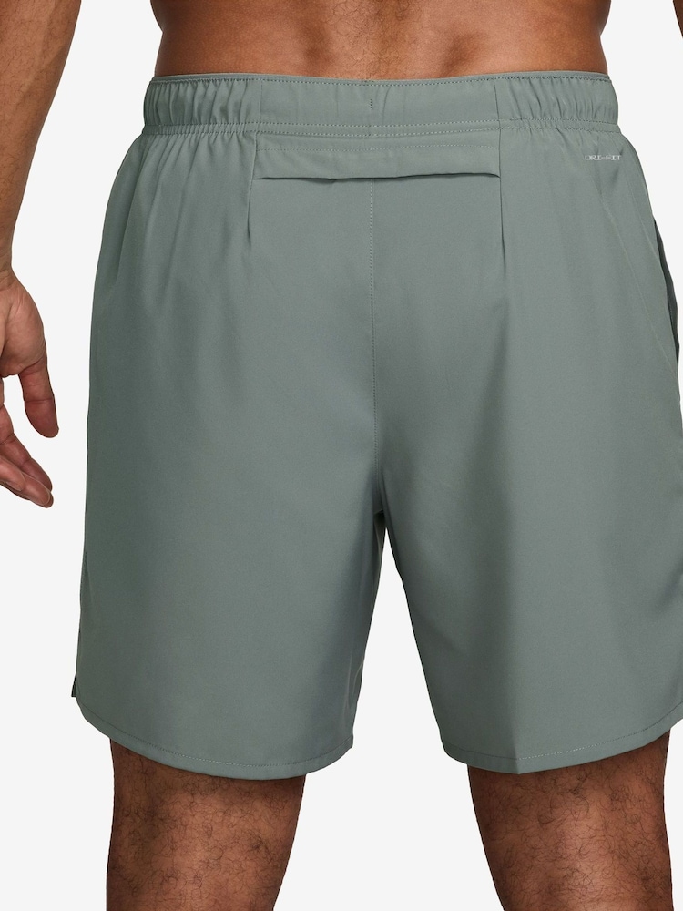 Nike Clay Green Challenger Dri-FIT 7 Inch 2-in-1 Running Shorts - Image 2 of 5