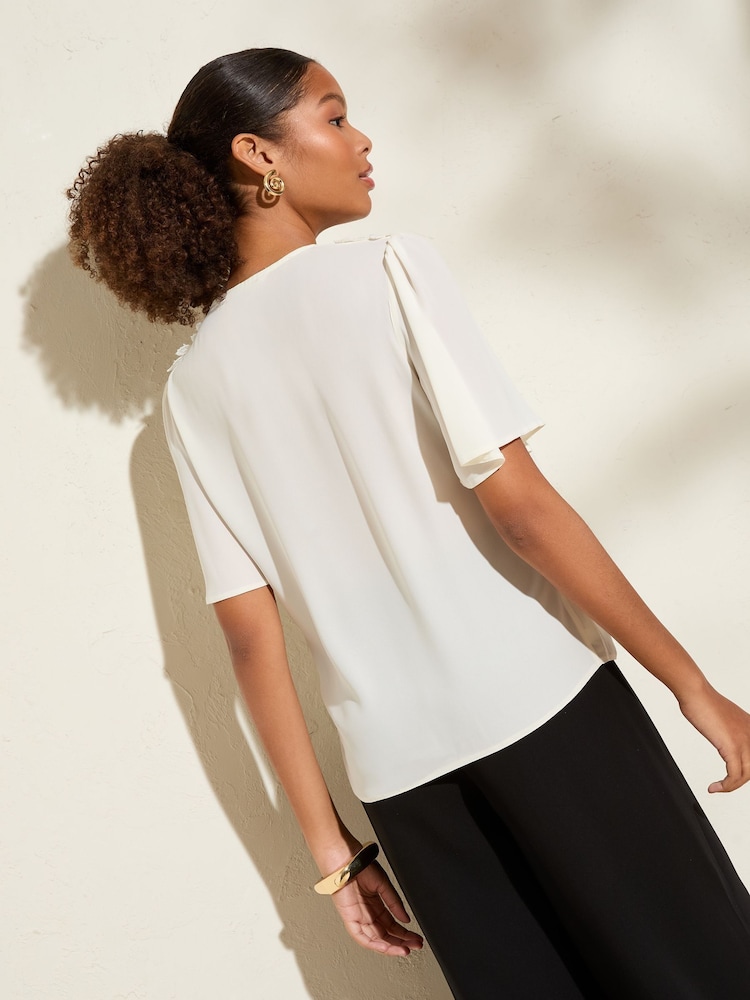 Friends Like These Ivory Short Angel Sleeve 3D Floral Print Blouse - Image 5 of 5