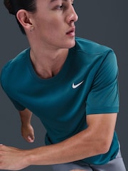 Modra sila - Majica Nike Dri-FIT Legend Training  - Slika 4 iz 8