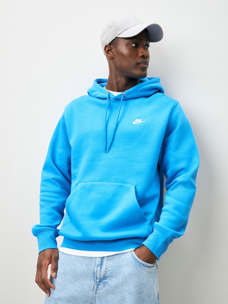 Foto en azul - Sudadera con capucha estilo pulóver Club de Nike - Imagen 1 de 4