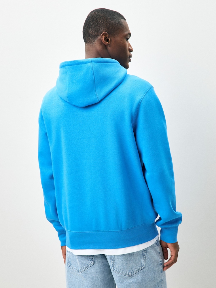Foto en azul - Sudadera con capucha estilo pulóver Club de Nike - Imagen 2 de 4 Foto en azul - Sudadera con capucha estilo pulóver Club de Nike - Imagen 2 de 4