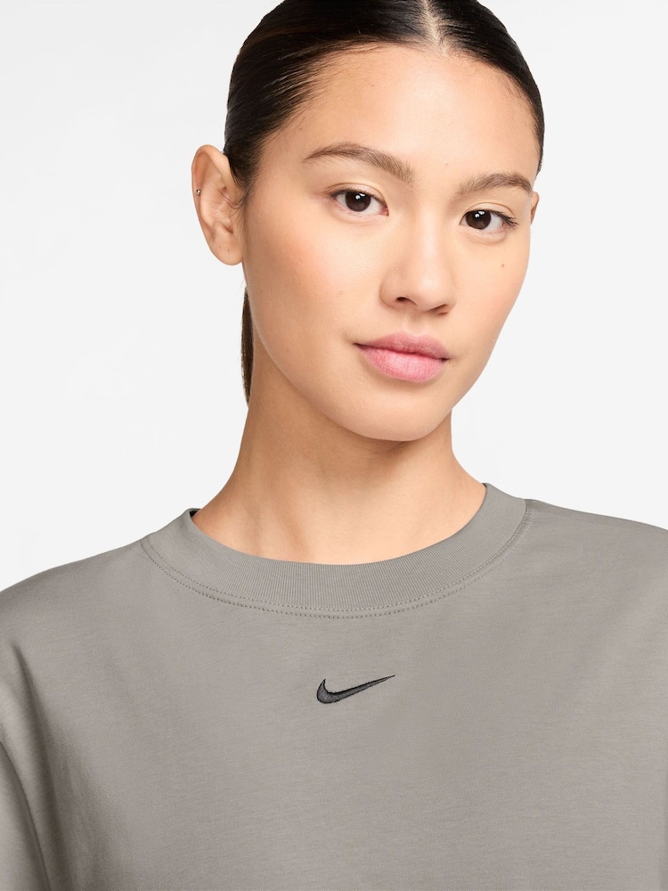 Nike Grey Sportswear Essential T-Shirt - Image 6 of 6 Nike Grey Sportswear Essential T-Shirt - Image 6 of 6