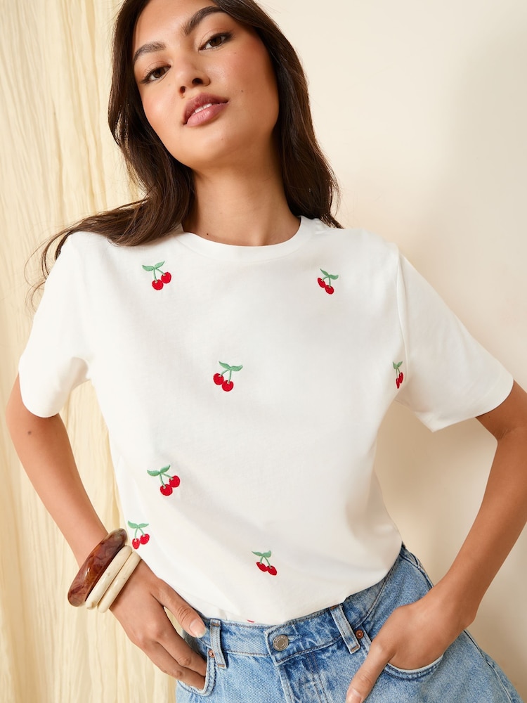 Friends Like These Crew Neck 100% Cotton Easy T-Shirt - صورة 1 من 4