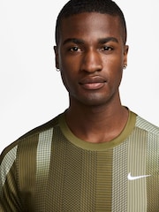 Nike Green Victory Top Print T-Shirt - Image 3 of 3