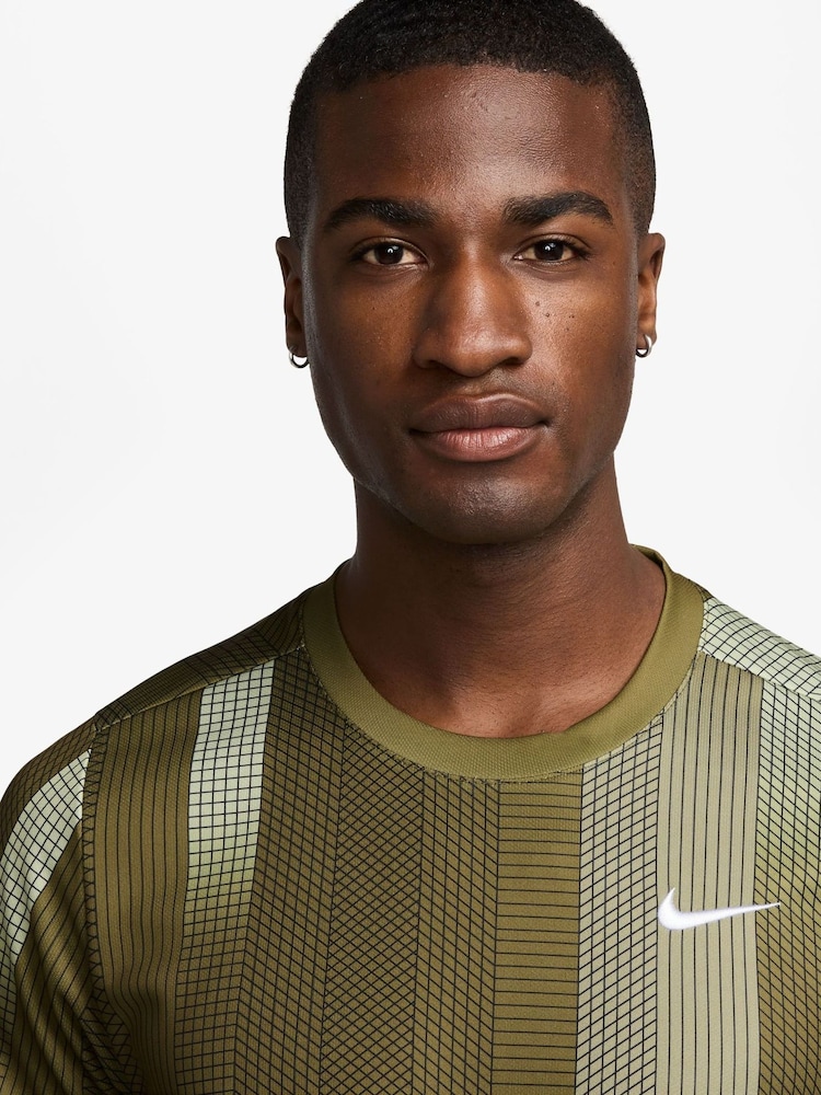 Nike Green Victory Top Print T-Shirt - Image 3 of 3