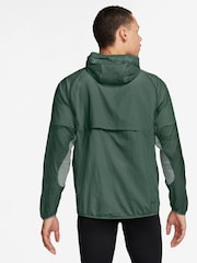 Nike Fir Green Trail Aireez Running Jacket - Image 2 of 4