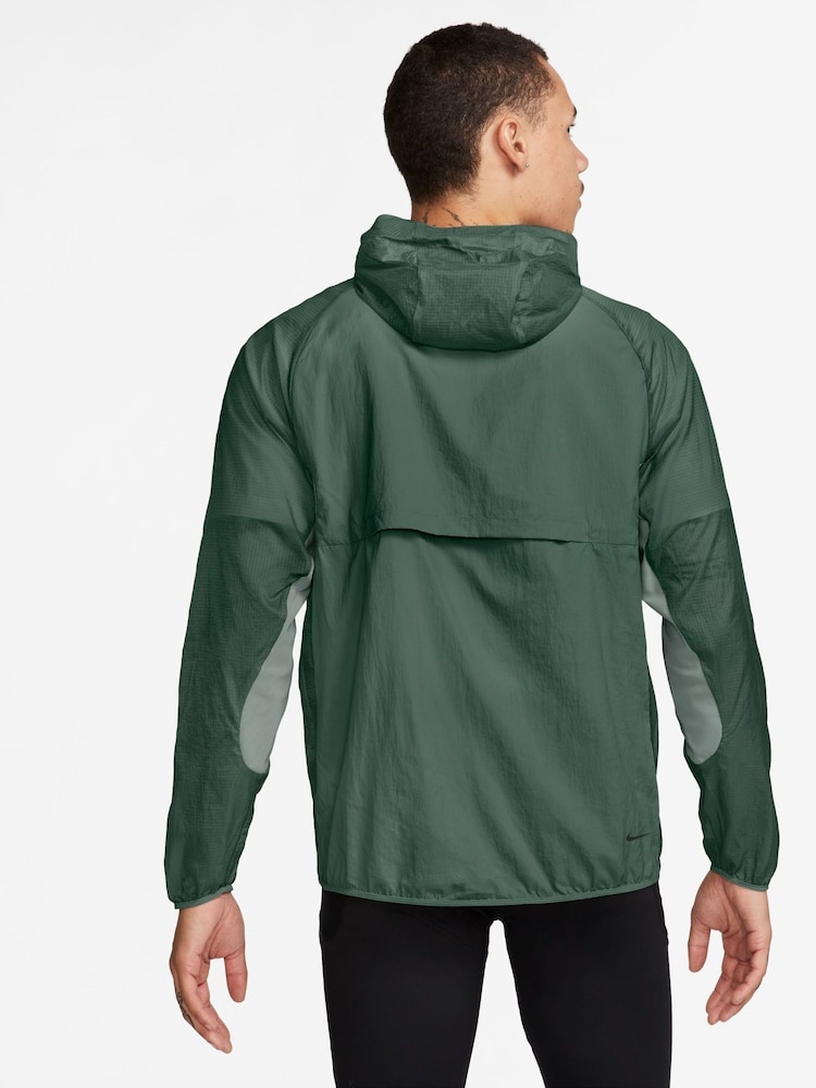 Nike Fir Green Trail Aireez Running Jacket - Image 2 of 4