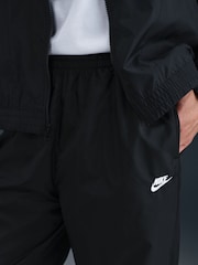 črna/bela - Trenirka Nike Club Woven Colour Block - Slika 6 iz 9