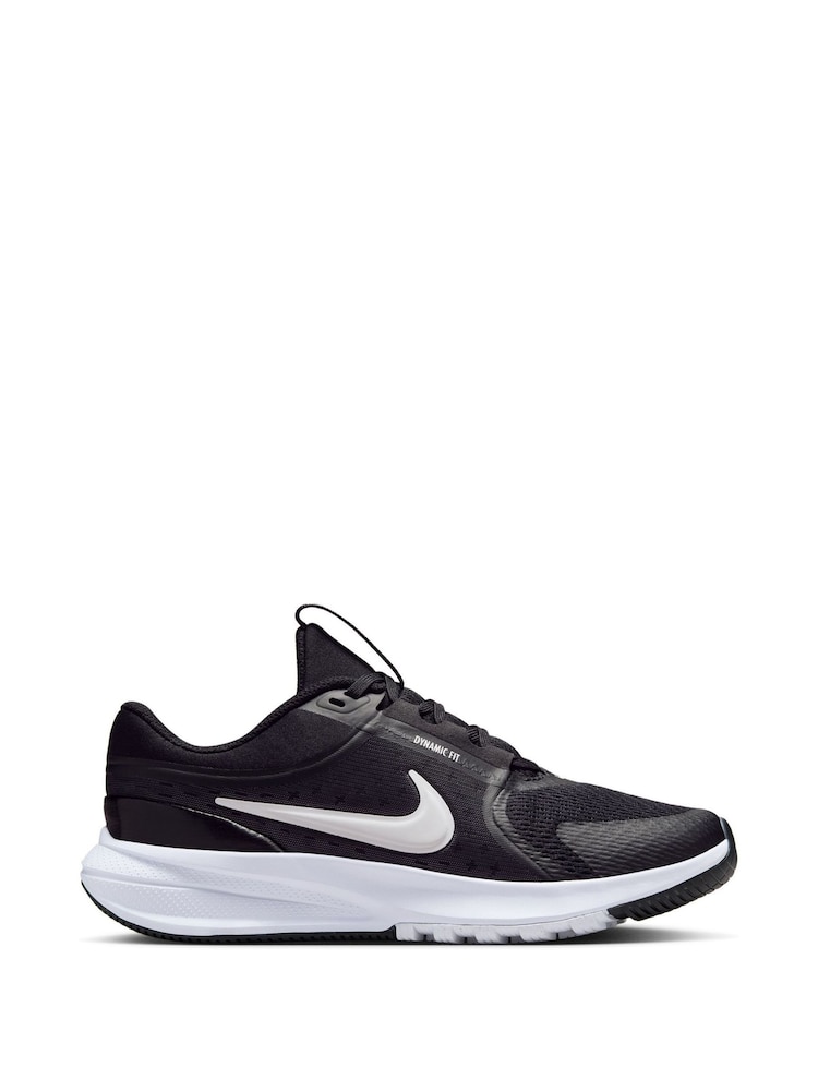 Nike Black/White Youth Star Runner 5 Trainers - Image 1 of 9 Nike Black/White Youth Star Runner 5 Trainers - Image 1 of 9