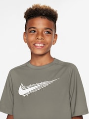 Armeegrün - Nike Dri-FIT Kurzärmliges T-Shirt, Mehrfarbig - Bild 3 von 3