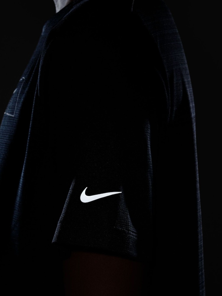 Nike Black Multi Tech Dri-FIT T-Shirt - Image 4 of 4 Nike Black Multi Tech Dri-FIT T-Shirt - Image 4 of 4