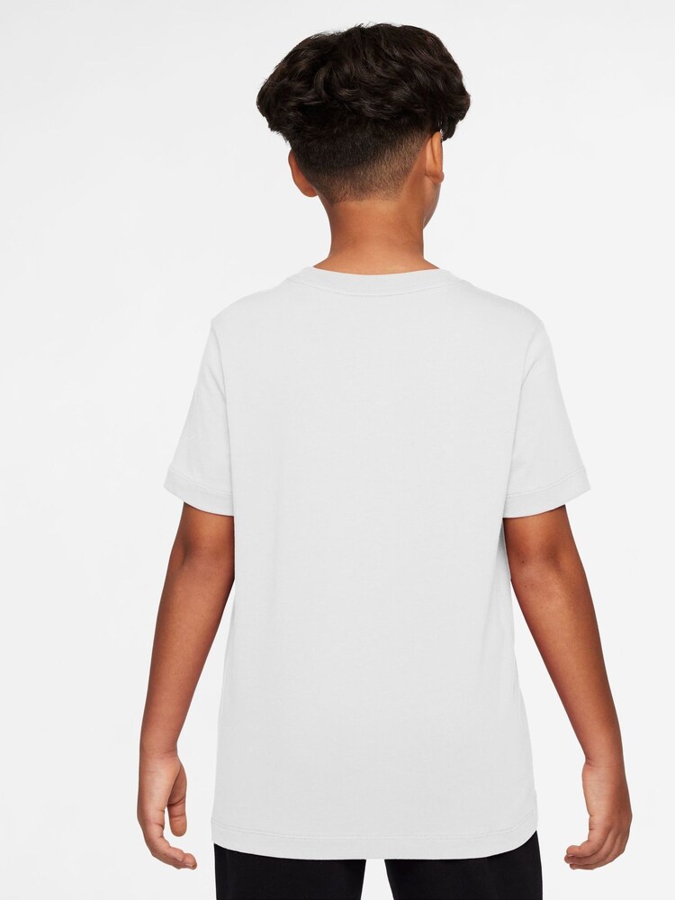 Nike White Photo Graphic T-Shirt - Image 3 of 3