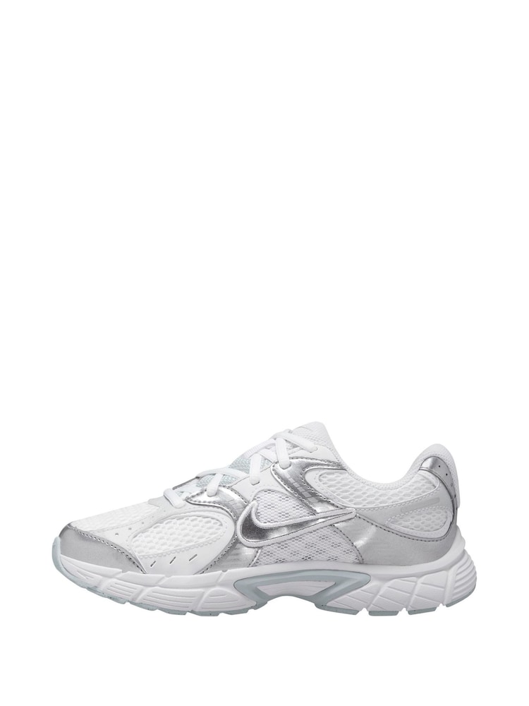 Nike White/Silver Youth V5 Runner Trainers - Image 2 of 4