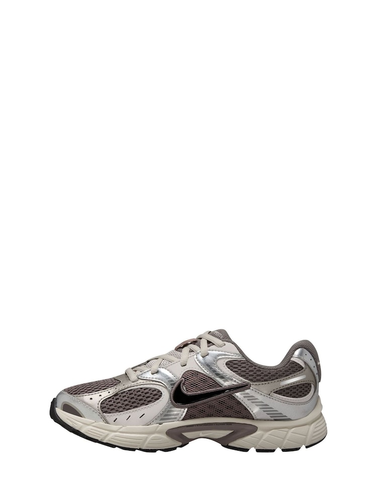 Nike Brown and Silver Youth V5 Runner Trainers - Image 2 of 4