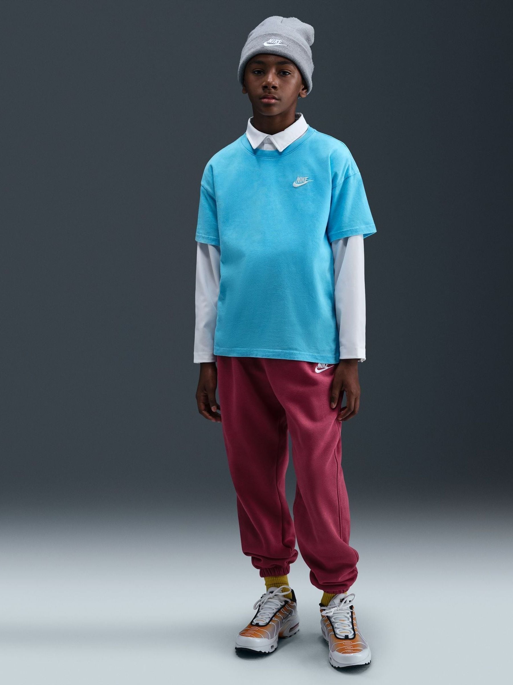 nike washed club t shirt