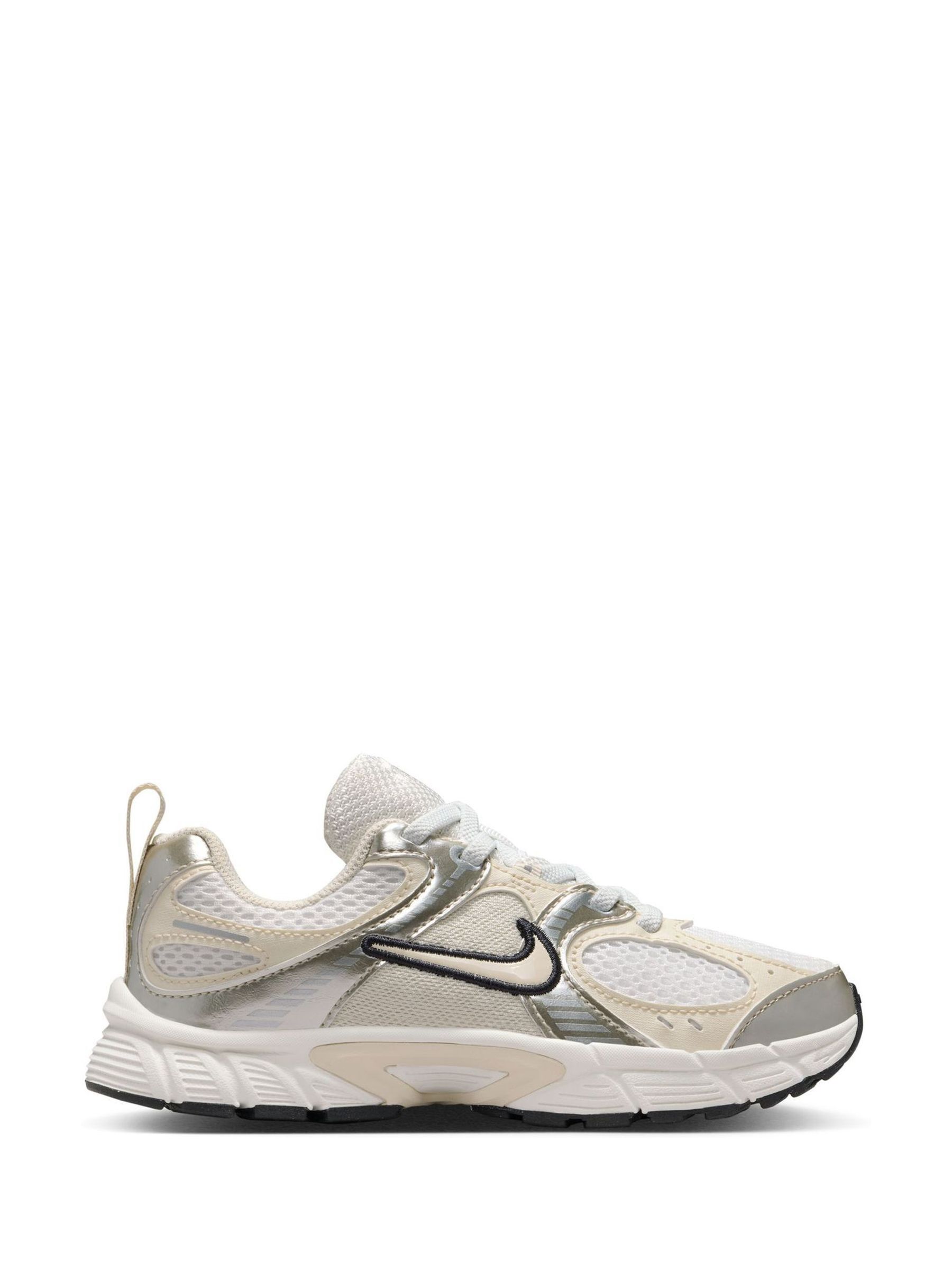 Next：日本 ナチュラル - Nike ジュニア V5 ランナースニーカー from