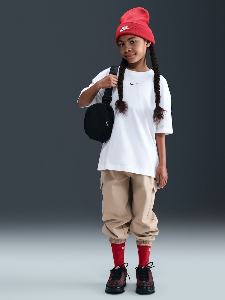 Nike White Oversized T-Shirt - Image 1 of 10 Nike White Oversized T-Shirt - Image 1 of 10