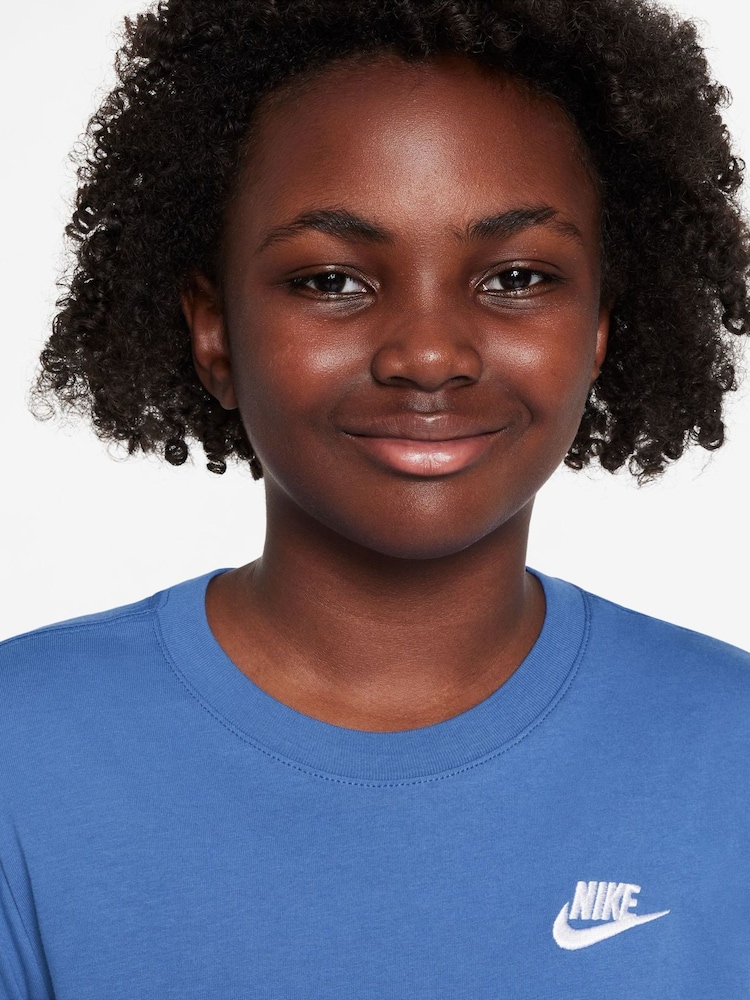 Nike Comet Blue Club T-Shirt - Image 4 of 4