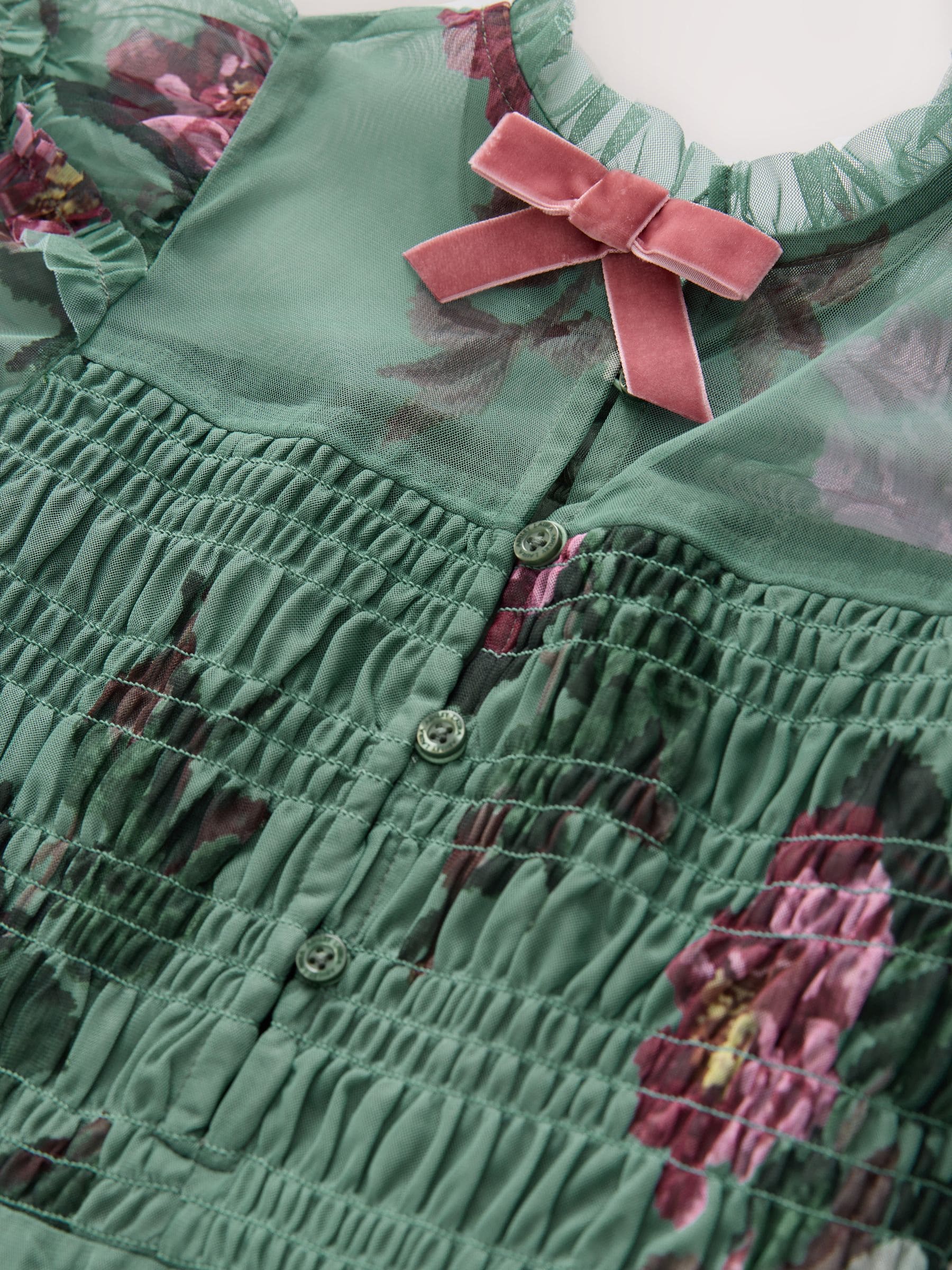 【完売品】サンサカエプチ　Laura smocked dress San Sakae Petit サンサカエプチ オリジナル オンラインショップ